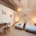 Hotel Ile De Lumiere 3*