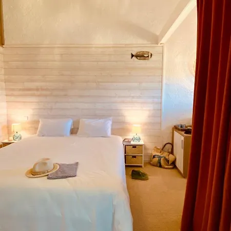 Ile De Lumiere Hotel