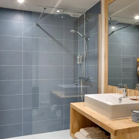 Ile De Lumiere Hotel 3*