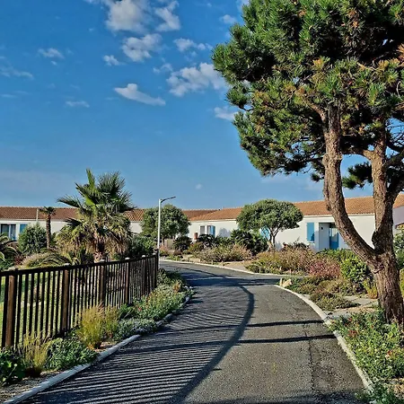 Hotel Ile De Lumiere 3*