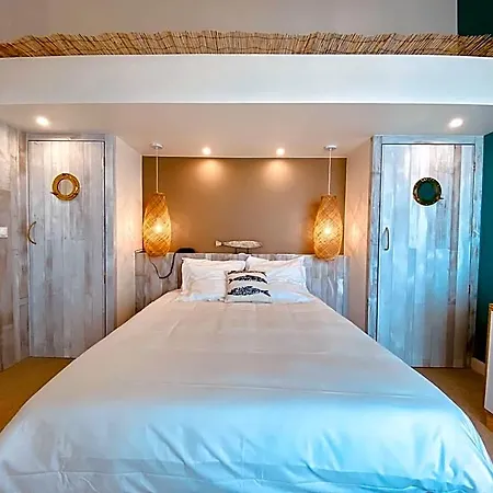 Hotel Ile De Lumiere 3*