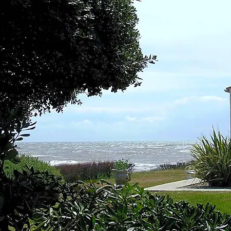 Ile De Lumiere Hotel
