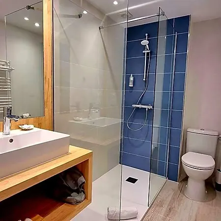 Ile De Lumiere Hotel