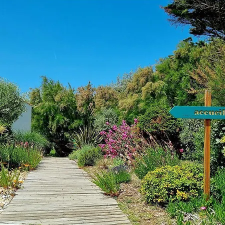 Ile De Lumiere Hotel 3*