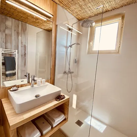 Hotel Ile De Lumiere 3*