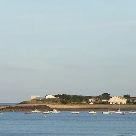 Ile De Lumiere Hotel